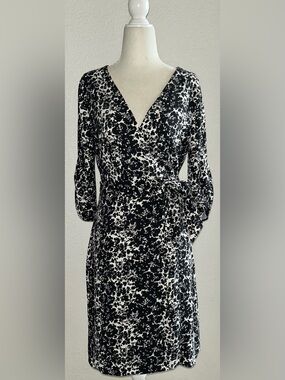 Club Monaco Black and White Ruched Sleeve Wrap Dress | Size 4